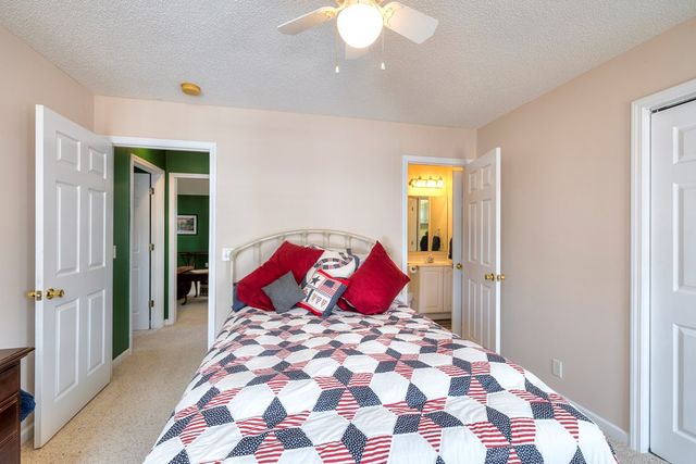 47 N Lake Circle, Manning, SC 29102