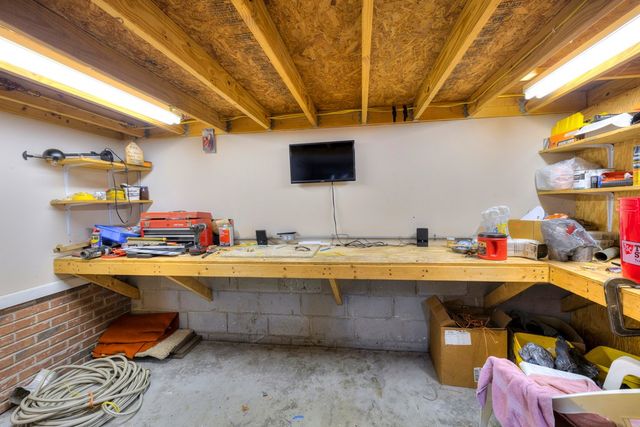 47 N Lake Circle, Manning, SC 29102