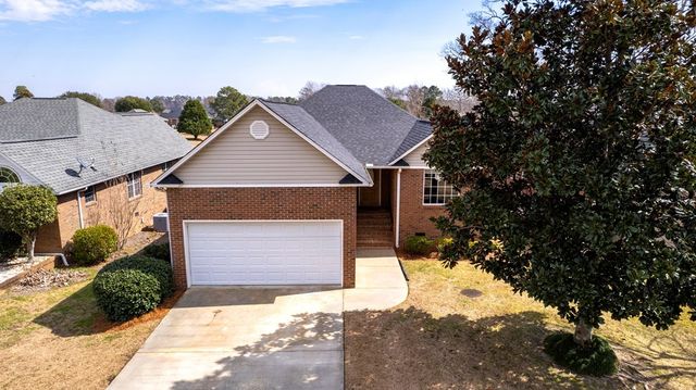 47 N Lake Circle, Manning, SC 29102