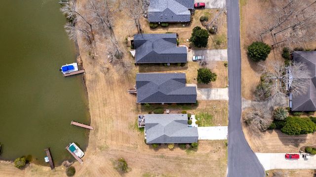 47 N Lake Circle, Manning, SC 29102