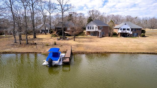 47 N Lake Circle, Manning, SC 29102