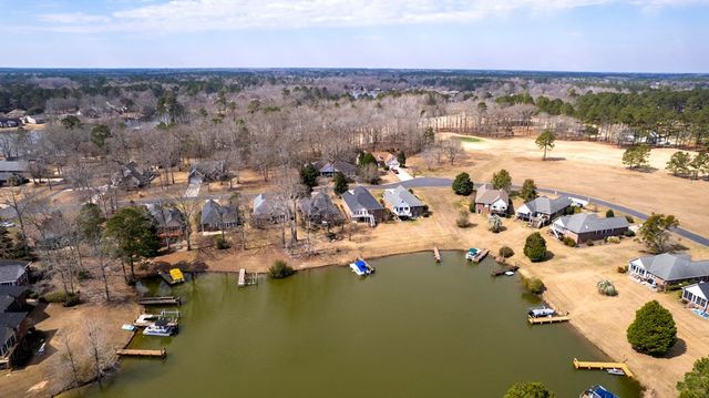 47 N Lake Circle, Manning, SC 29102