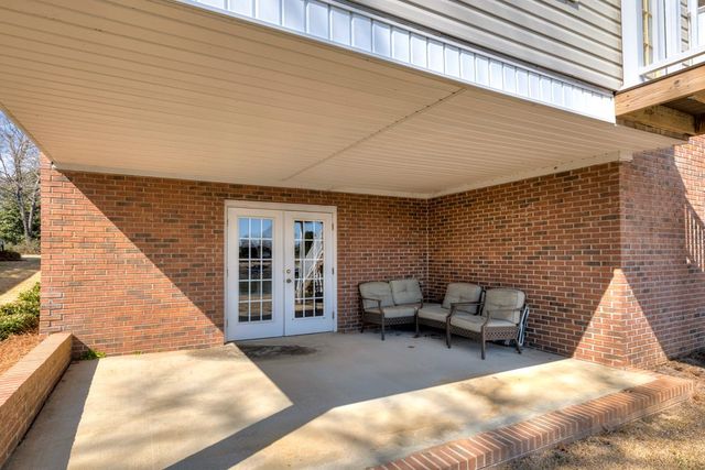 47 N Lake Circle, Manning, SC 29102