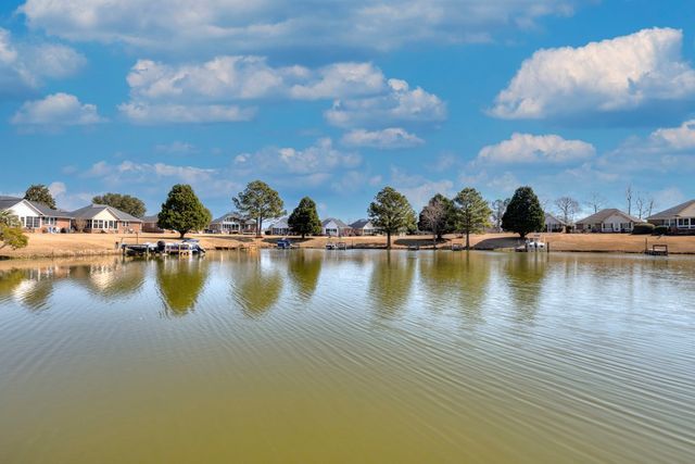 47 N Lake Circle, Manning, SC 29102