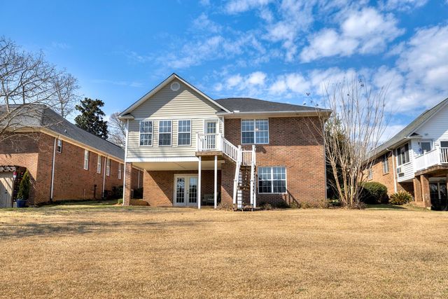 47 N Lake Circle, Manning, SC 29102