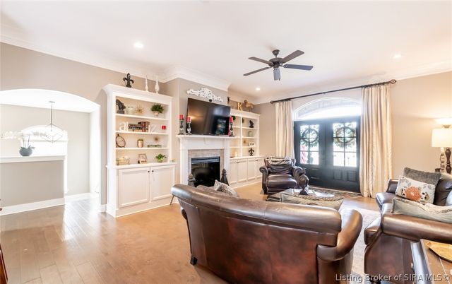 3424 Royal Lake Drive, Floyds Knobs, IN 47119