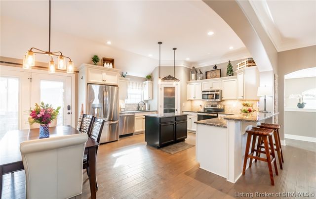 3424 Royal Lake Drive, Floyds Knobs, IN 47119