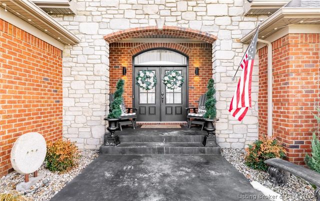 3424 Royal Lake Drive, Floyds Knobs, IN 47119