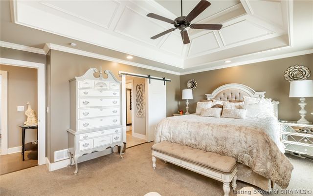 3424 Royal Lake Drive, Floyds Knobs, IN 47119