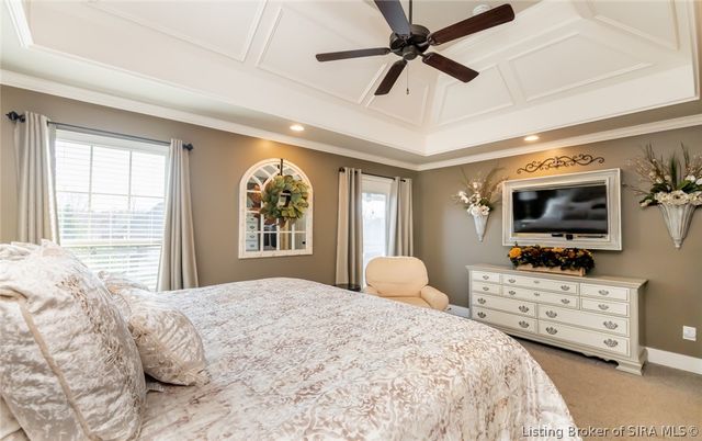 3424 Royal Lake Drive, Floyds Knobs, IN 47119