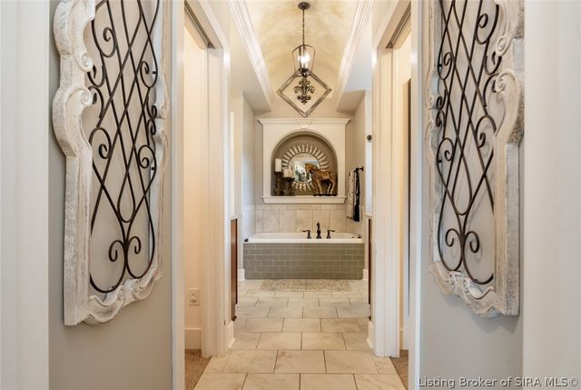 3424 Royal Lake Drive, Floyds Knobs, IN 47119