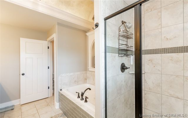 3424 Royal Lake Drive, Floyds Knobs, IN 47119