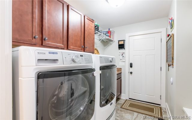 3424 Royal Lake Drive, Floyds Knobs, IN 47119