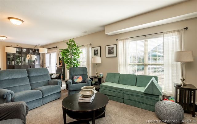 3424 Royal Lake Drive, Floyds Knobs, IN 47119