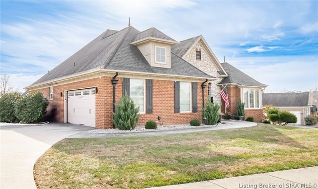 3424 Royal Lake Drive, Floyds Knobs, IN 47119