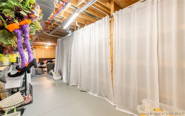 3424 Royal Lake Drive, Floyds Knobs, IN 47119