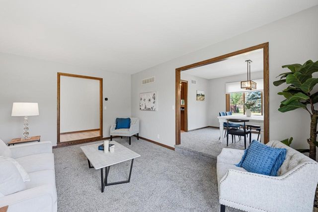 W299N5471 Arrow COURT, Hartland, WI 53029