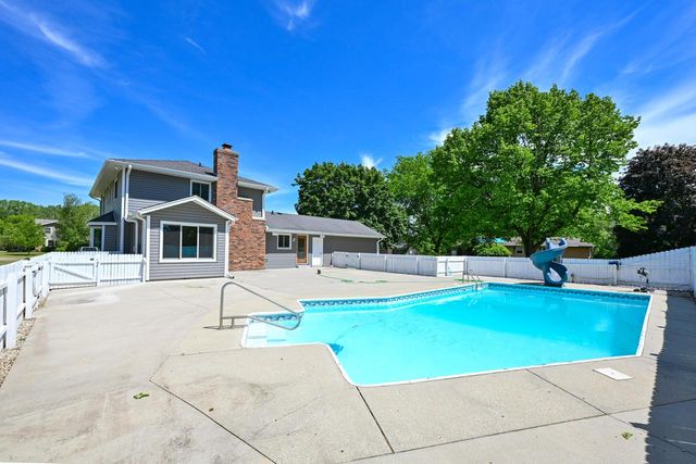 W299N5471 Arrow COURT, Hartland, WI 53029
