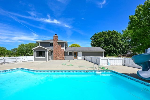W299N5471 Arrow COURT, Hartland, WI 53029