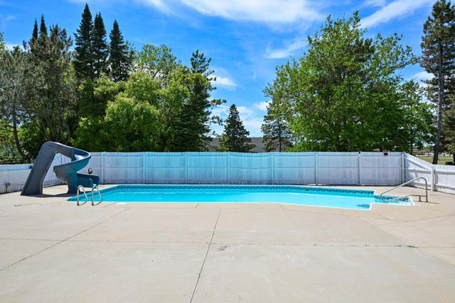 W299N5471 Arrow COURT, Hartland, WI 53029