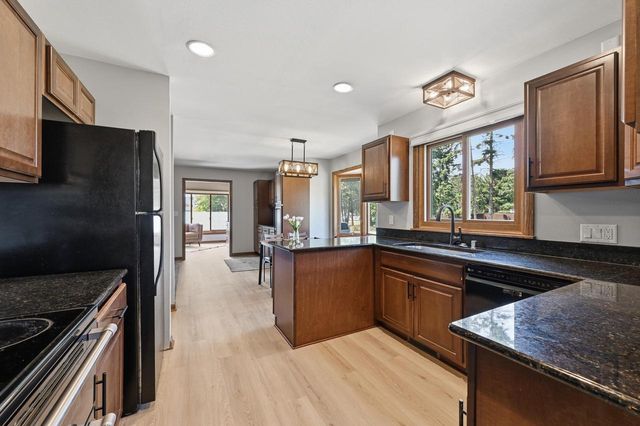 W299N5471 Arrow COURT, Hartland, WI 53029