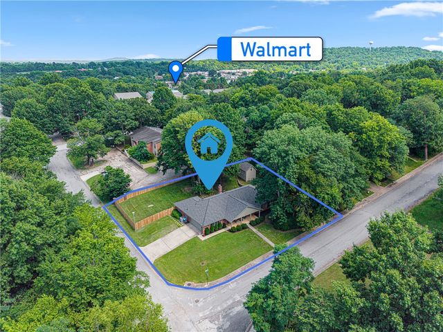 2150 Ball Avenue, Fayetteville, AR 72703