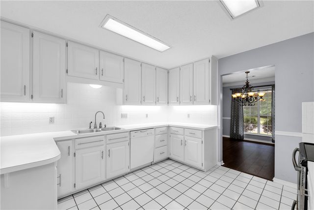 2150 Ball Avenue, Fayetteville, AR 72703