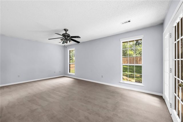 2150 Ball Avenue, Fayetteville, AR 72703
