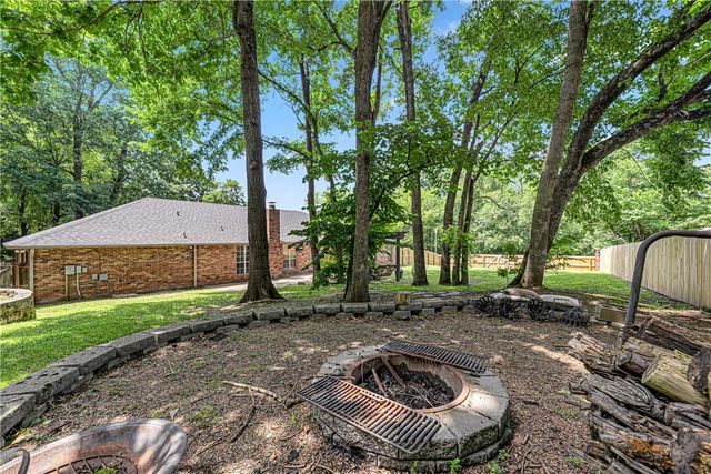 2150 Ball Avenue, Fayetteville, AR 72703