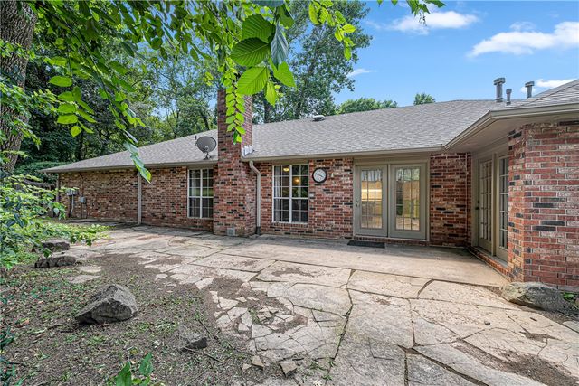 2150 Ball Avenue, Fayetteville, AR 72703