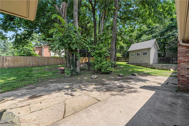 2150 Ball Avenue, Fayetteville, AR 72703