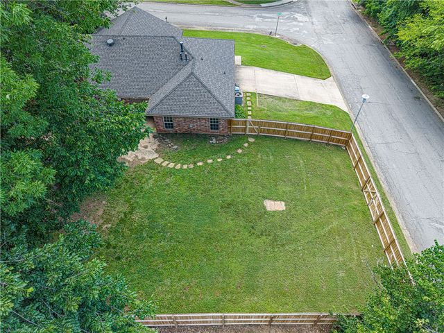 2150 Ball Avenue, Fayetteville, AR 72703