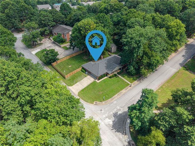 2150 Ball Avenue, Fayetteville, AR 72703