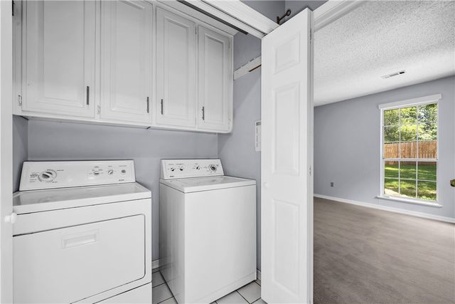 2150 Ball Avenue, Fayetteville, AR 72703