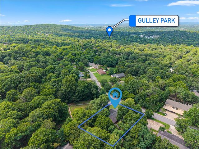 2150 Ball Avenue, Fayetteville, AR 72703