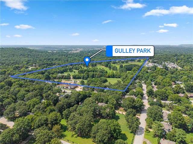 2150 Ball Avenue, Fayetteville, AR 72703