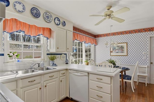 2717 Asbury Terrace, Greensboro, NC 27408