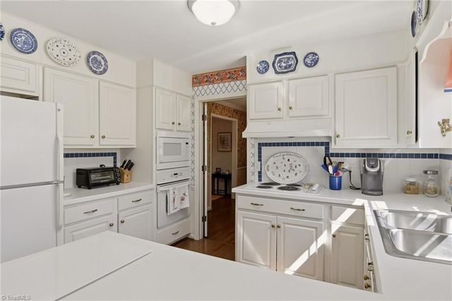 2717 Asbury Terrace, Greensboro, NC 27408