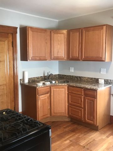 18 Hanover Cir 3, Lynn, MA 01902