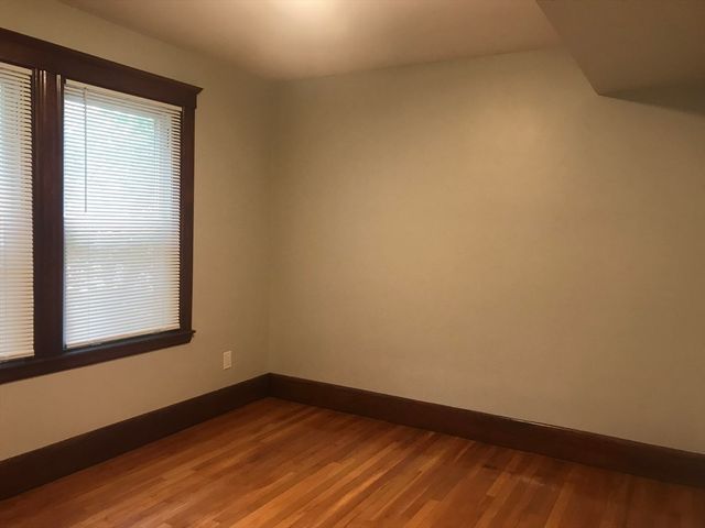 18 Hanover Cir 3, Lynn, MA 01902