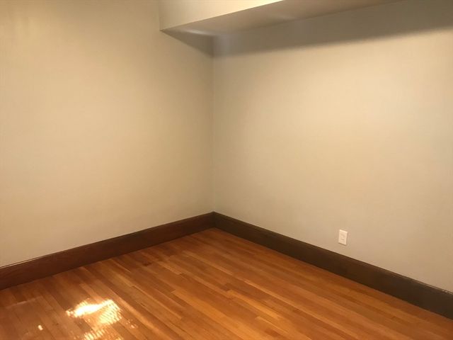 18 Hanover Cir 3, Lynn, MA 01902
