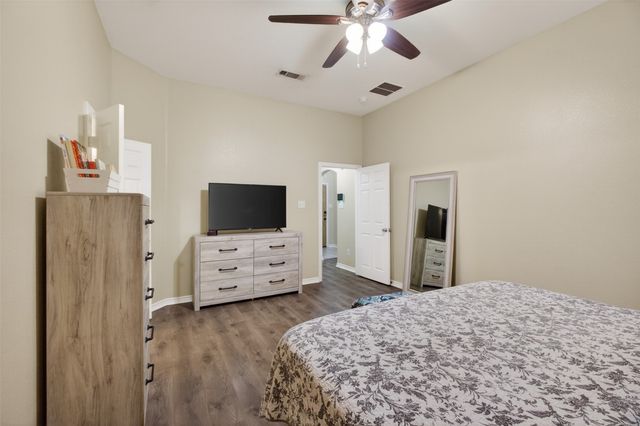 1913 Wahoo Drive, Mansfield, TX 76063