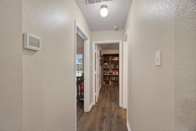 1913 Wahoo Drive, Mansfield, TX 76063