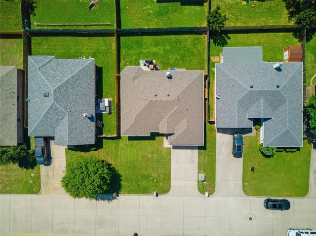 1913 Wahoo Drive, Mansfield, TX 76063
