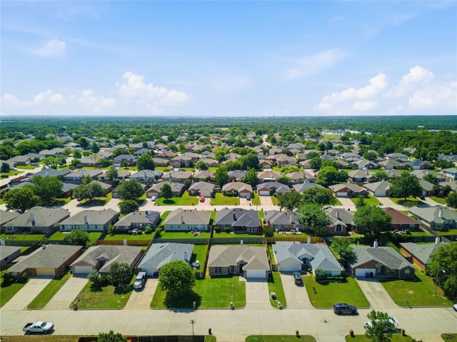 1913 Wahoo Drive, Mansfield, TX 76063