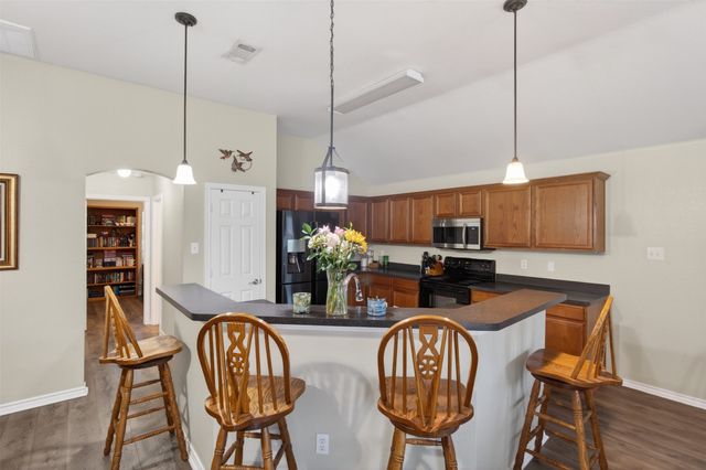1913 Wahoo Drive, Mansfield, TX 76063