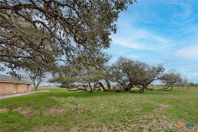 341 County Road 233, Hallettsville, TX 77964