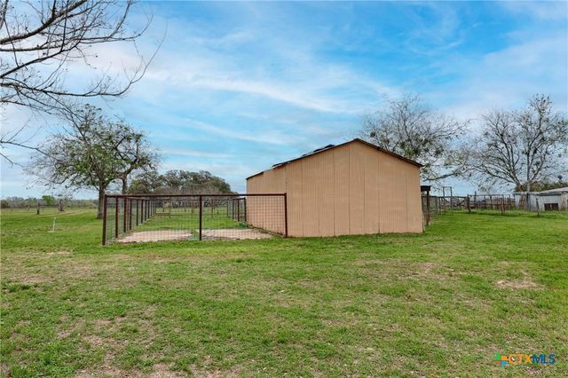 341 County Road 233, Hallettsville, TX 77964