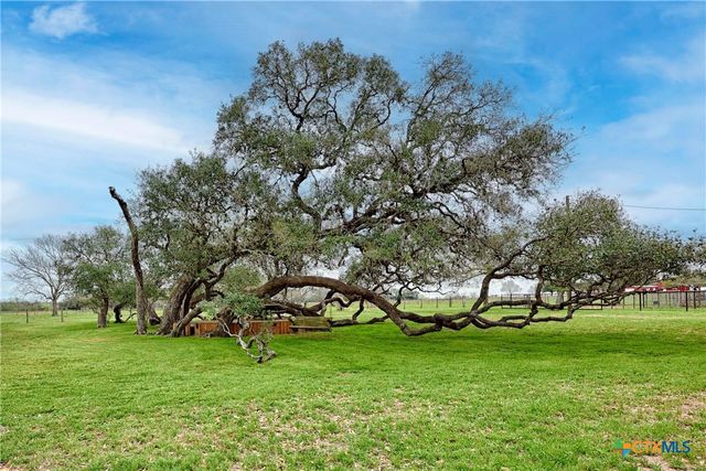 341 County Road 233, Hallettsville, TX 77964