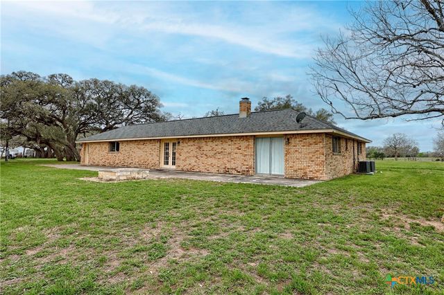 341 County Road 233, Hallettsville, TX 77964